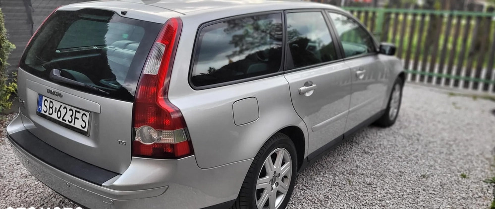 Volvo V50 cena 23600 przebieg: 197100, rok produkcji 2005 z Szczyrk małe 301